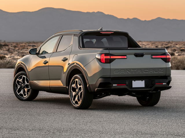 Rear profile view of a parked, gray 2023 Hyundai Santa Cruz. | Hyundai dealer in Fort Smith, AR.