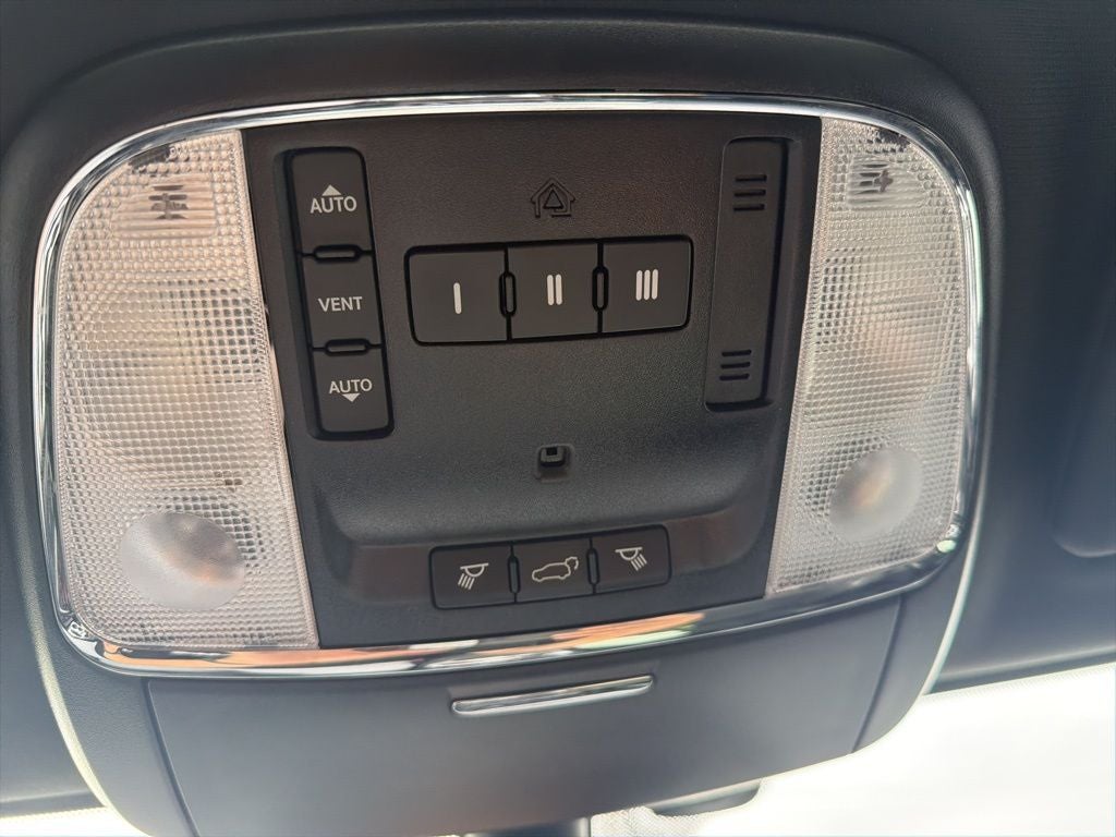 2018 Jeep Grand Cherokee Altitude - POWER SUNROOF / REMOTE START