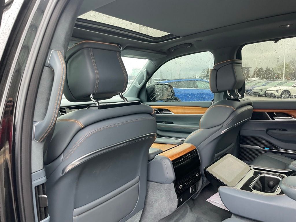 2022 Jeep Grand Wagoneer Series II - PANORAMIC SUNROOF / VENTILATED SEATS