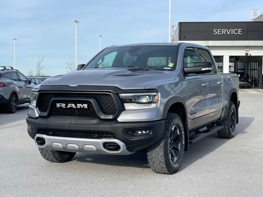 2019 RAM 1500 Rebel - RED INTERIOR ACCENTS / LEATHER BUCKET SEATS