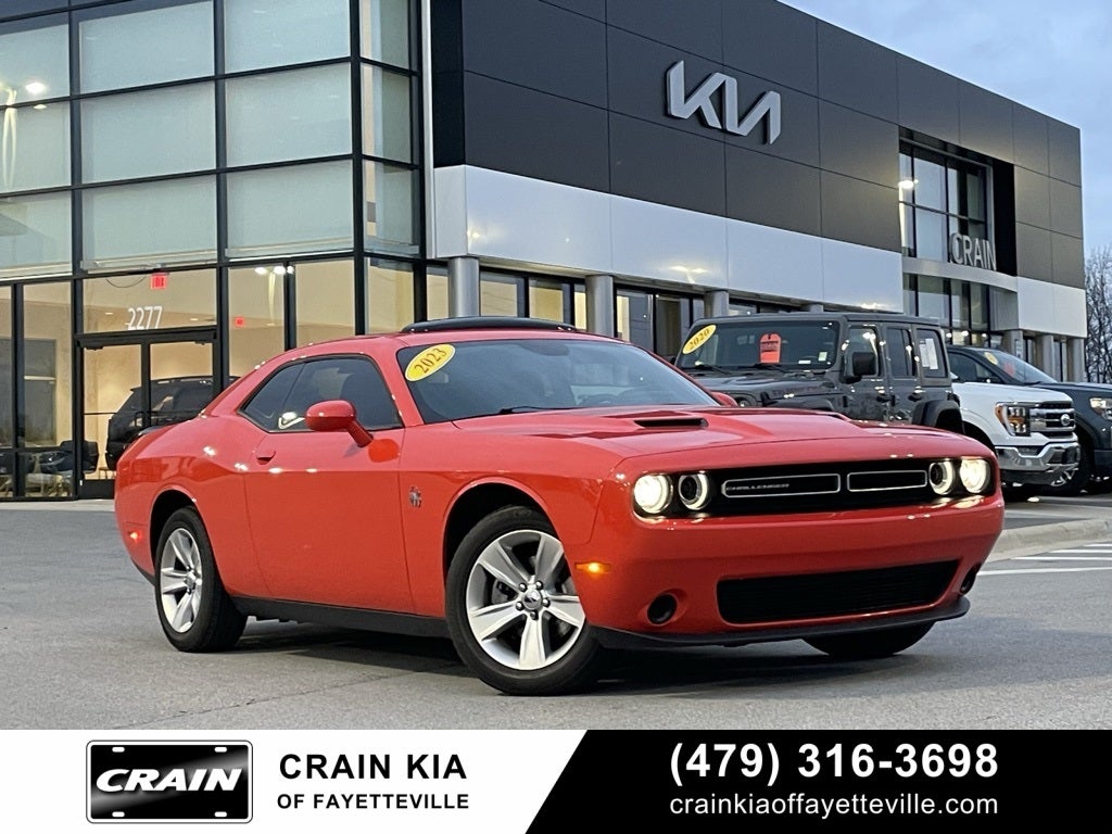 2023 Dodge Challenger SXT - HEATED SEATS / SUNROOF