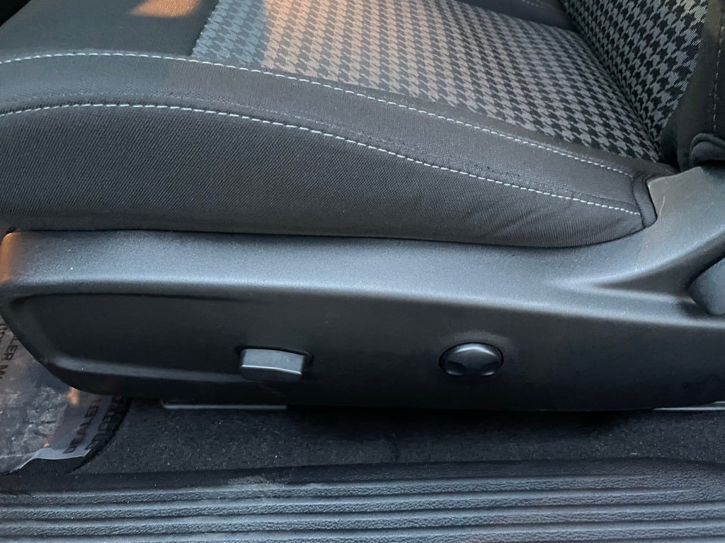 2023 Dodge Challenger SXT - HEATED SEATS / SUNROOF