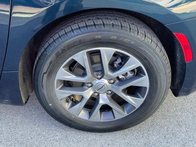 2023 Chrysler Pacifica Hybrid Pinnacle - 360 Surround–View Camera System