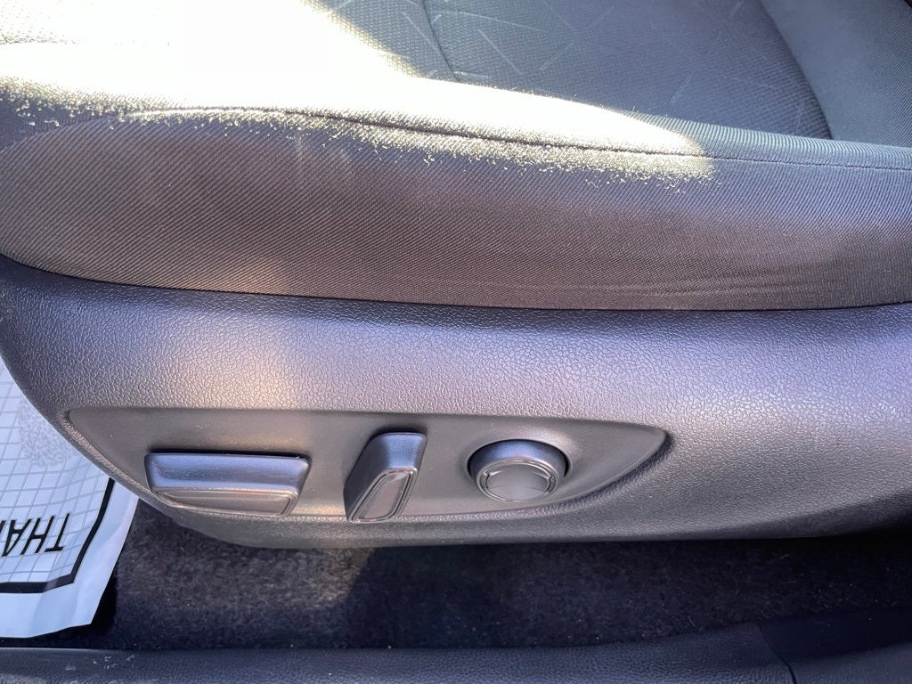 2024 Toyota RAV4 XLE - WIRELESS CARPLAY / LANE DEPARTURE ALERT