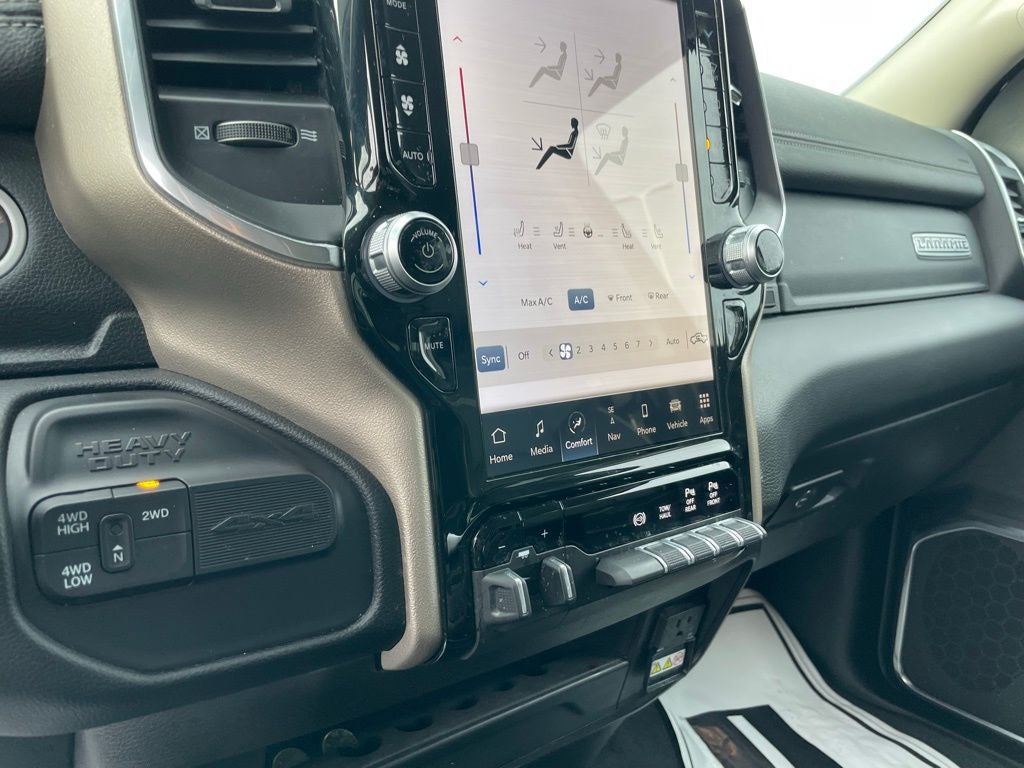 2024 RAM 2500 Laramie - VENTILATED SEATS / POWER PEDALS