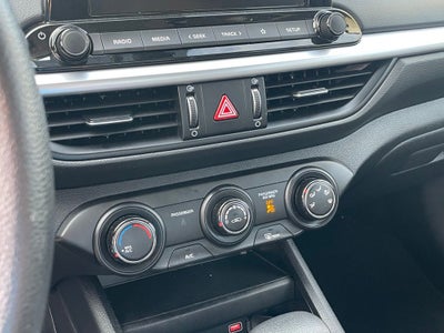 2024 Kia Forte LXS - KIA CERTIFIED / BLIND SPOT ASSIST