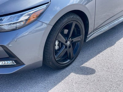 2022 Nissan Sentra SR - 37 MPG / BLIND SPOT WARNING