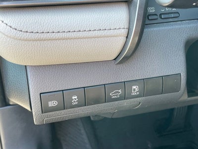 2021 Toyota Camry SE - 39 MPG / APPLE CARPLAY