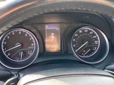 2021 Toyota Camry SE - 39 MPG / APPLE CARPLAY
