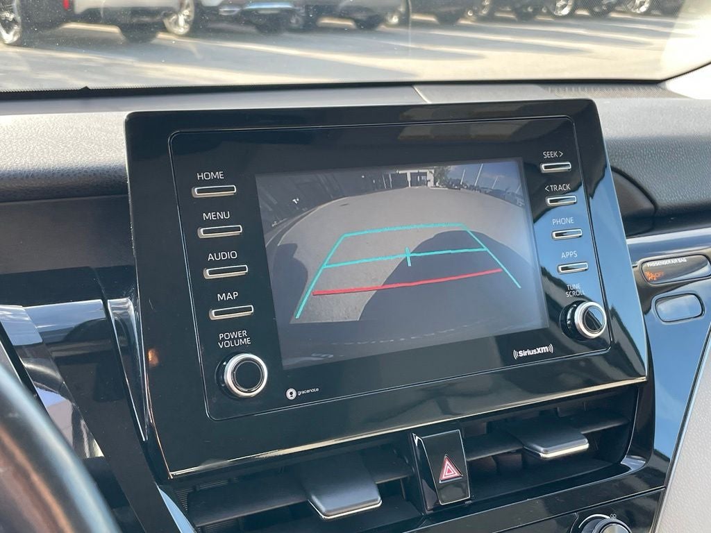 2021 Toyota Camry SE - 39 MPG / APPLE CARPLAY