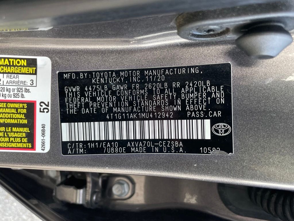 2021 Toyota Camry SE - 39 MPG / APPLE CARPLAY