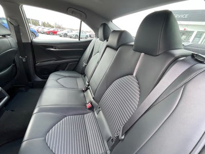 2024 Toyota Camry SE - 40 MPG / APPLE CARPLAY