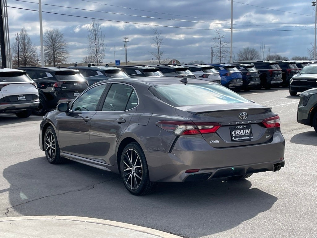 2024 Toyota Camry SE - 40 MPG / APPLE CARPLAY