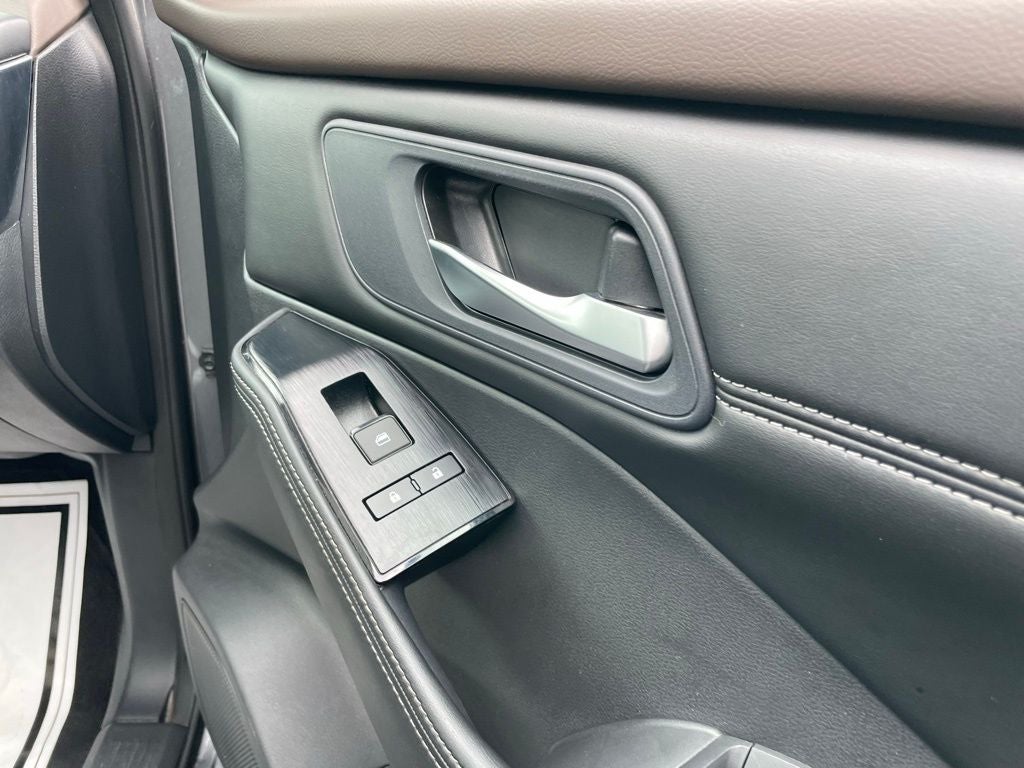 2023 Nissan Rogue SV - PANORAMIC ROOF / APPLE CARPLAY