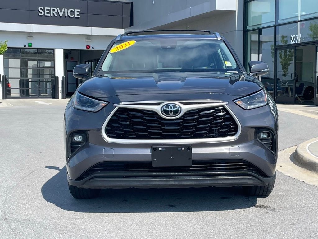 2021 Toyota Highlander XLE - MOONROOF / LEATHER