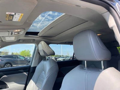 2021 Toyota Highlander XLE - MOONROOF / LEATHER