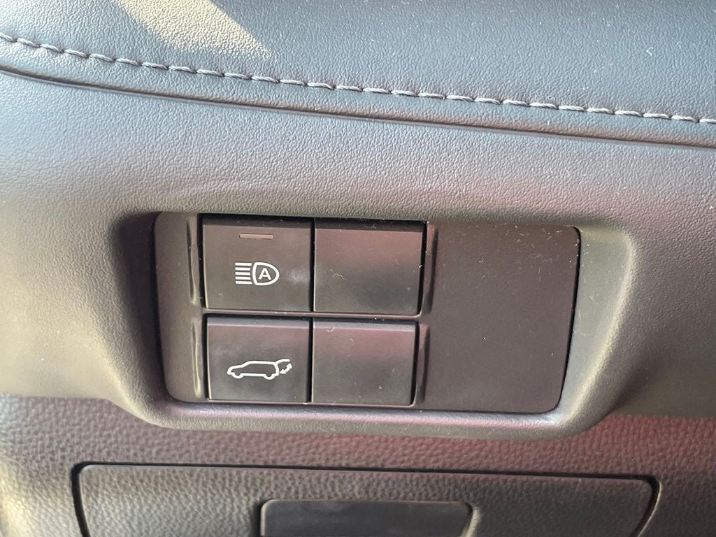2022 Toyota Highlander XLE - POWER MOONROOF / APPLE CARPLY