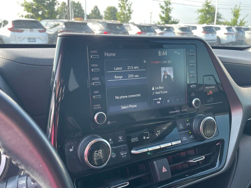 2022 Toyota Highlander XLE - POWER MOONROOF / APPLE CARPLY