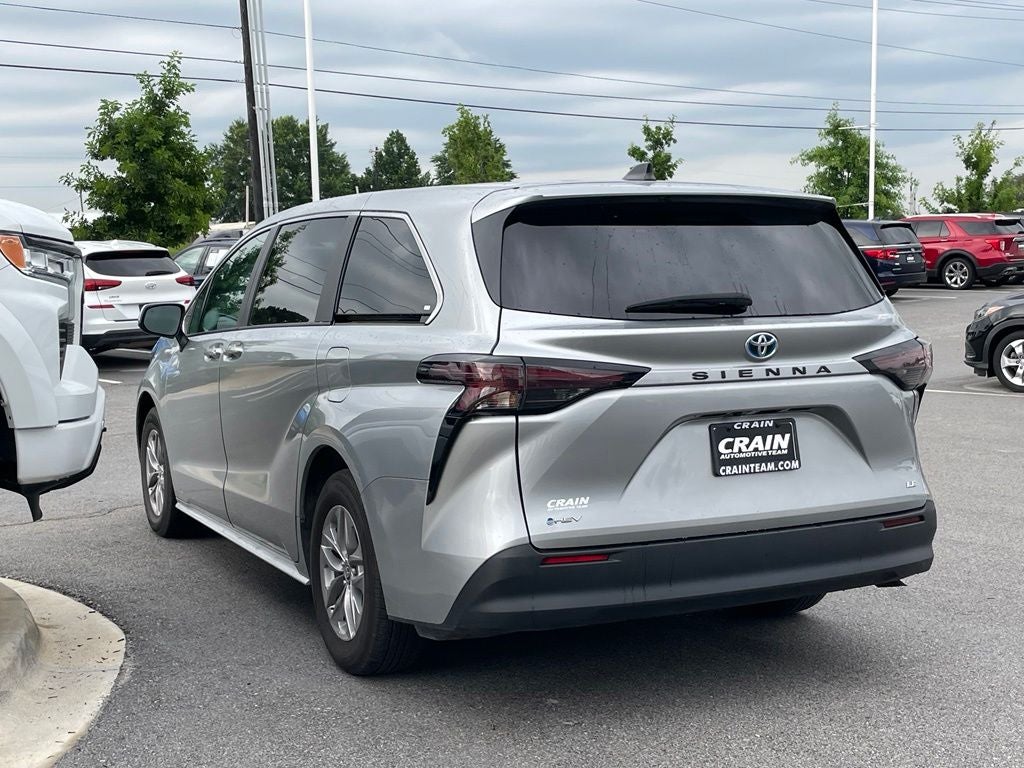 2025 Toyota Sienna LE 8 Passenger - 36 MPG / WIRELESS CARPLAY