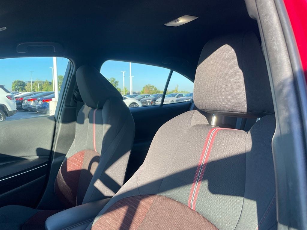2024 Toyota Corolla SE - 40 MPG / BLACKOUT EMBLEMS