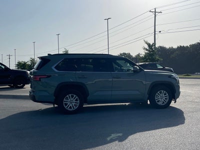 2025 Toyota Sequoia SR5 - 9520 LB TOWING CAPACITY / WIRELESS CARPLAY