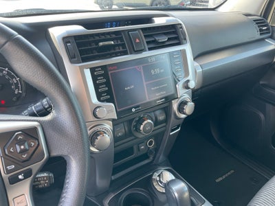 2024 Toyota 4Runner SR5 - TOYOTA SAFETY SENSE / 8-INCH TOUCHSCREEN