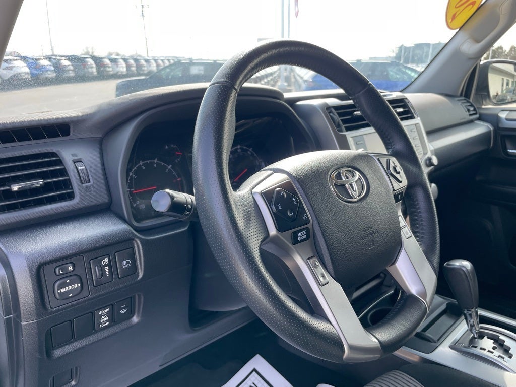 2024 Toyota 4Runner SR5 - 8 INCH TOUCHSCREEN / ANDROID AUTO
