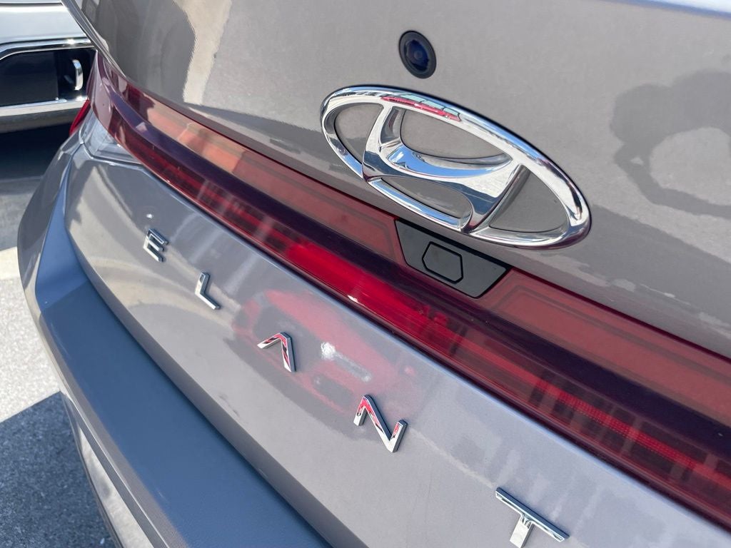 2023 Hyundai ELANTRA HYBRID Limited - POWER MOONROOF / VENITALTED SEATS