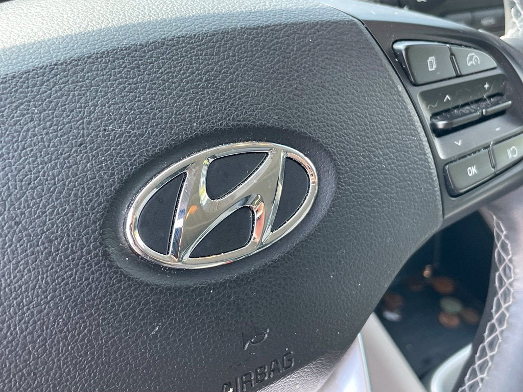 2025 Hyundai VENUE SEL - POWER MOONROOF / APPLE CARPLAY