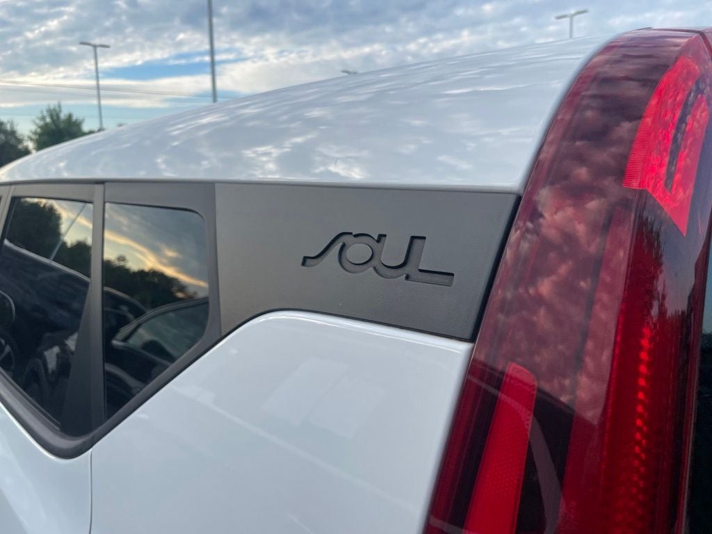 2020 Kia Soul LX - 35 MPG / APPLE CARPLAY