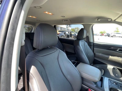 2025 Kia Carnival LXS - KIA CERTIFIED / NAVIGATION