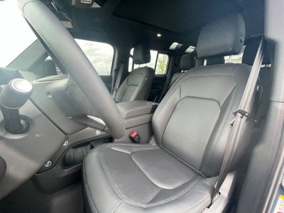 2025 Land Rover Defender 110 X-Dynamic SE