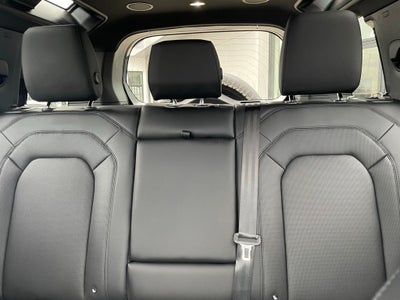 2025 Land Rover Defender 110 X-Dynamic SE