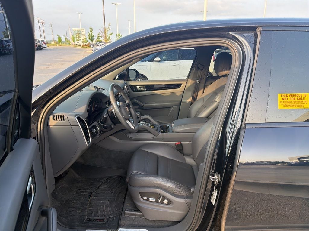 2019 Porsche Cayenne Base - PANORAMIC SUNROOF / MEMORY SEATS