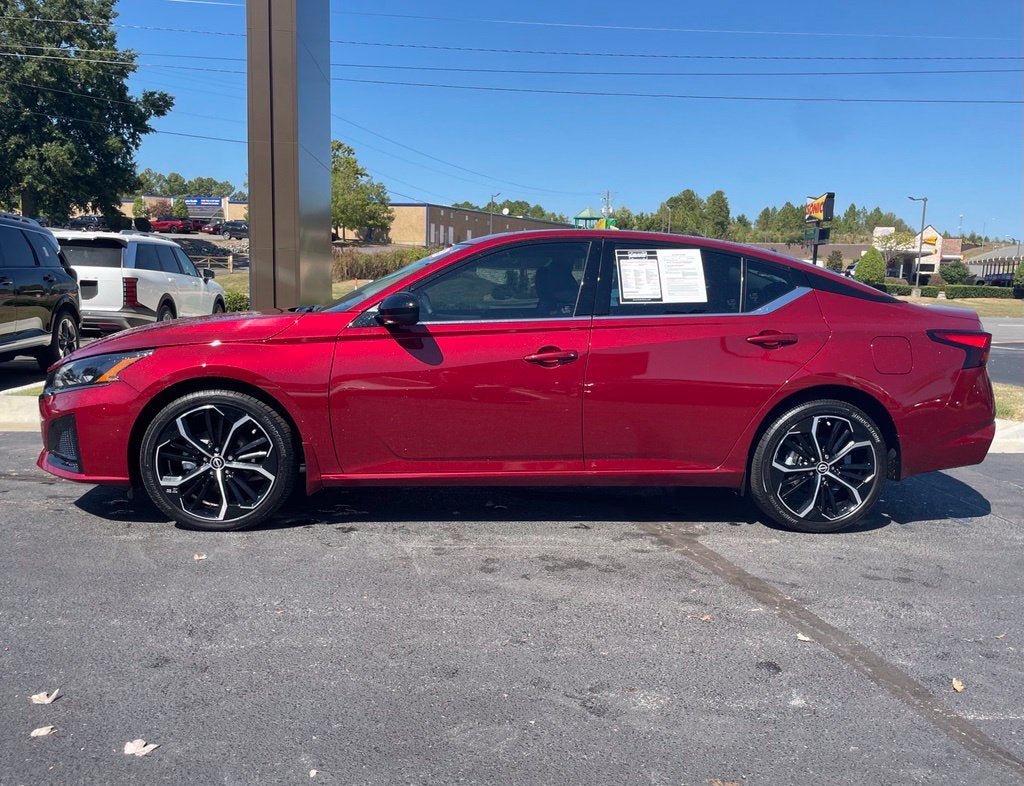 2025 Nissan Altima 2.5 SR CLEAN CARFAX 1-OWNER