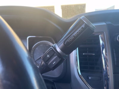 2019 Nissan Titan SV Clean CarFax, Navi, Blind Spot, CarPlay