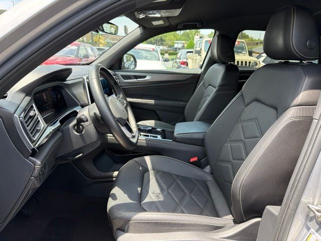 2025 Volkswagen Atlas Cross Sport 2.0T SE w/Technology