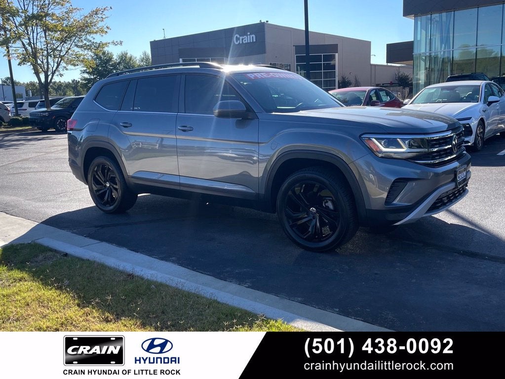 2023 Volkswagen Atlas 2.0T SE w/Technology Clean CarFax, One Owner, Third Row Seat