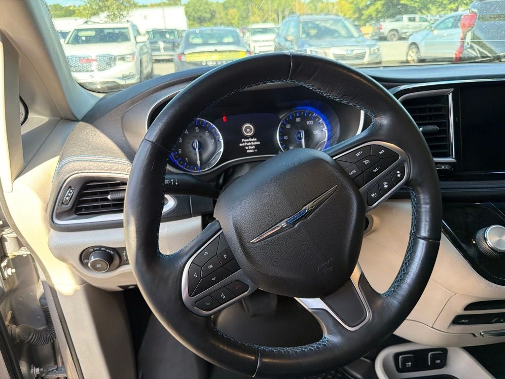 2021 Chrysler Pacifica Touring L CLEAN CARFAX 1-OWNER