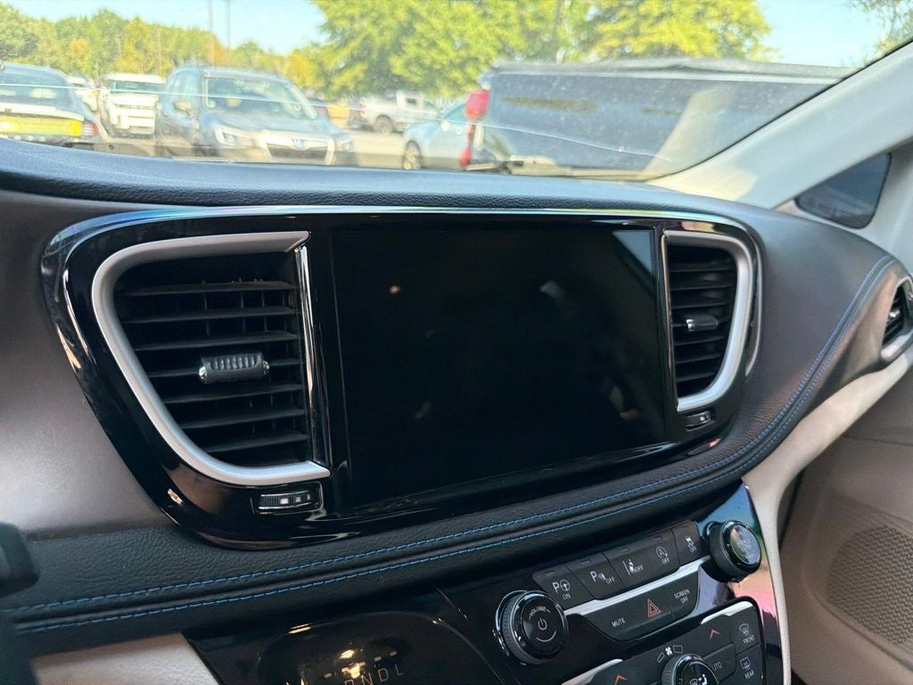 2021 Chrysler Pacifica Touring L CLEAN CARFAX 1-OWNER