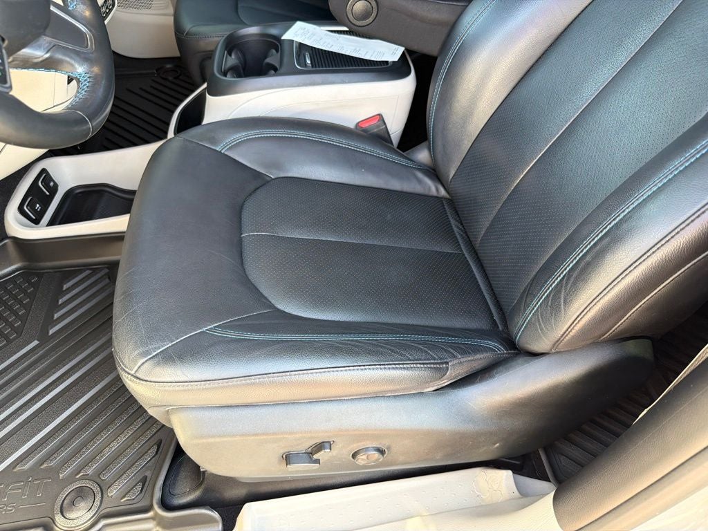 2021 Chrysler Pacifica Touring L CLEAN CARFAX 1-OWNER