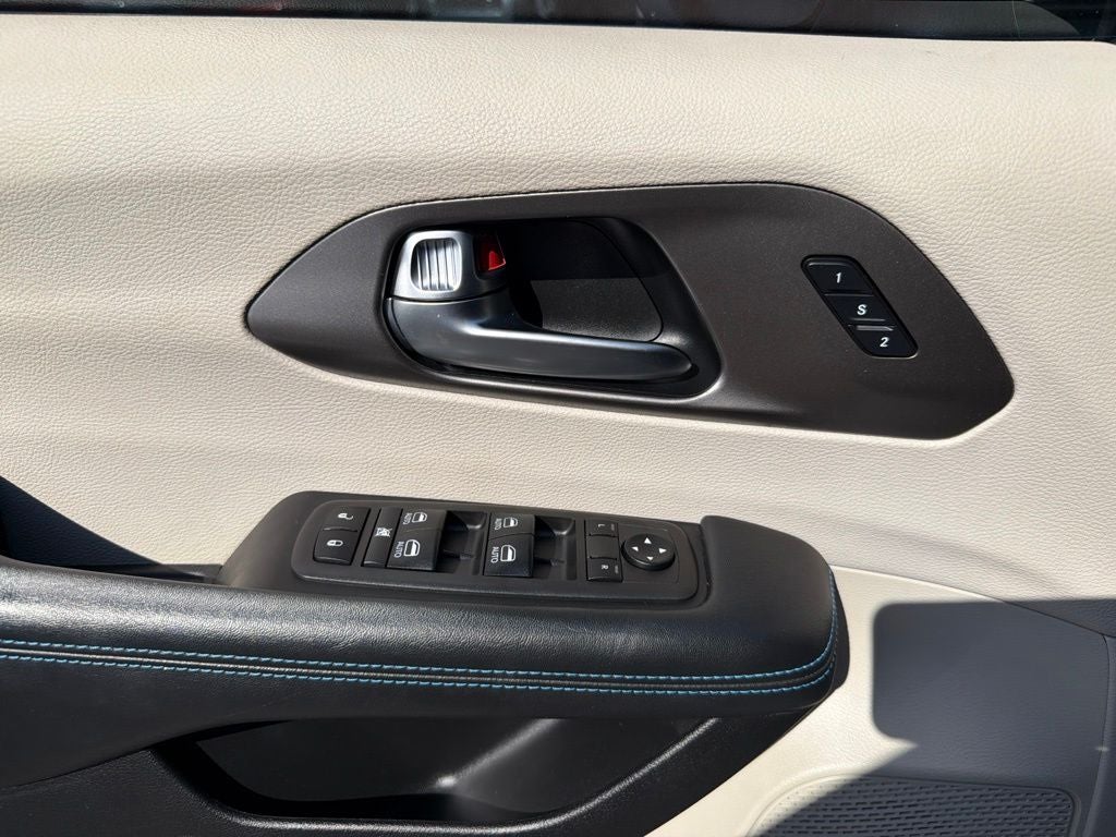 2021 Chrysler Pacifica Touring L CLEAN CARFAX 1-OWNER