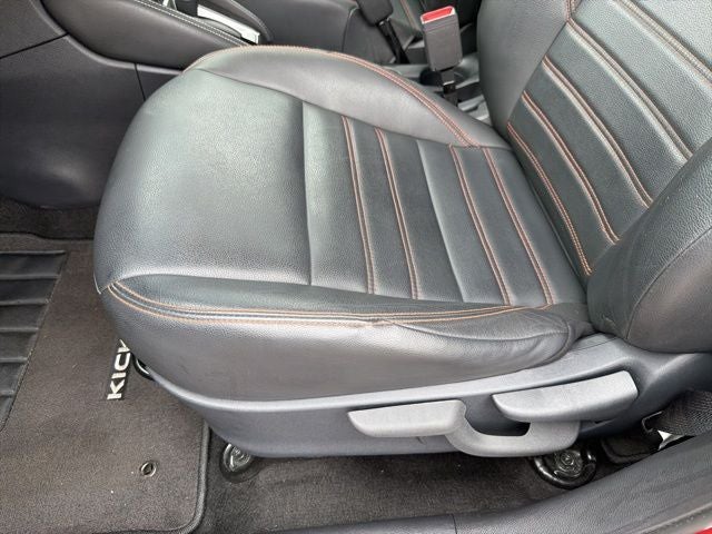 2019 Nissan Kicks SR