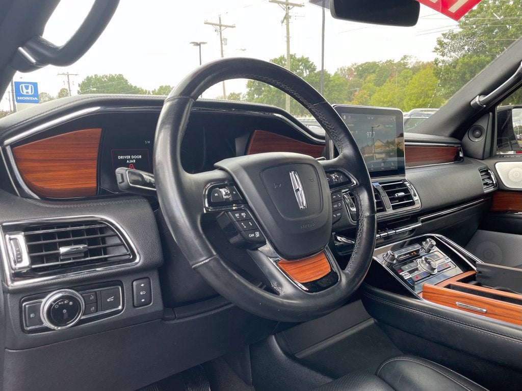2019 Lincoln Navigator Reserve Clean CarFax, Revel Audio, Leather, Third Row