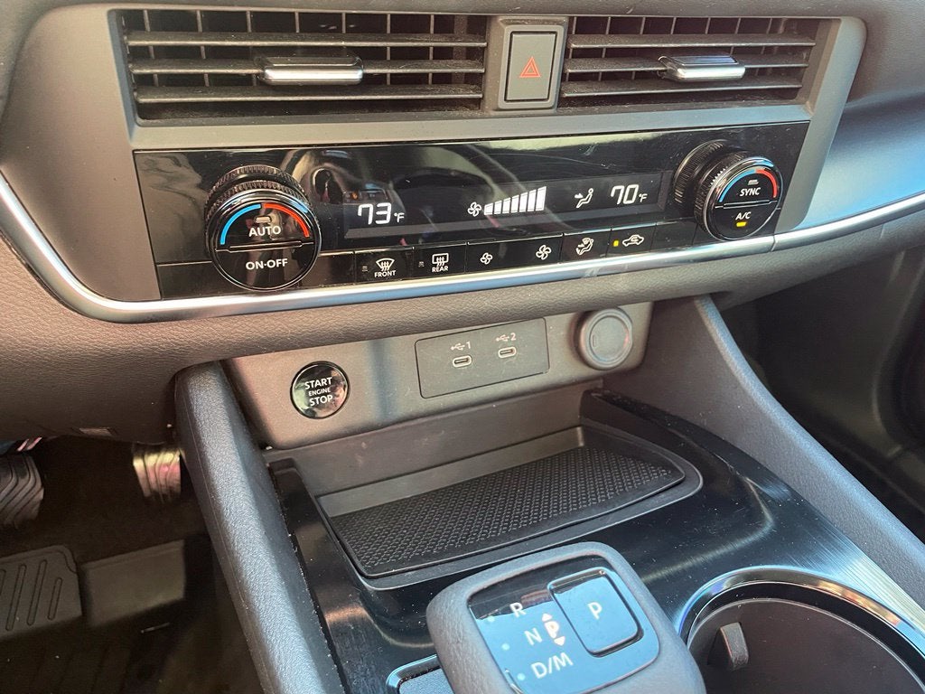 2025 Nissan Rogue SV Clean CarFax, One Owner