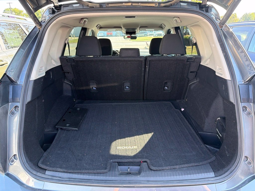 2025 Nissan Rogue SV Clean CarFax, One Owner