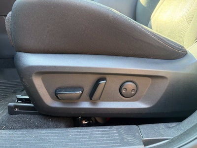2025 Nissan Rogue SV Clean CarFax, One Owner