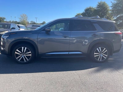2025 Nissan Pathfinder Platinum Pano Roof, Leather, One Owner, Third Row