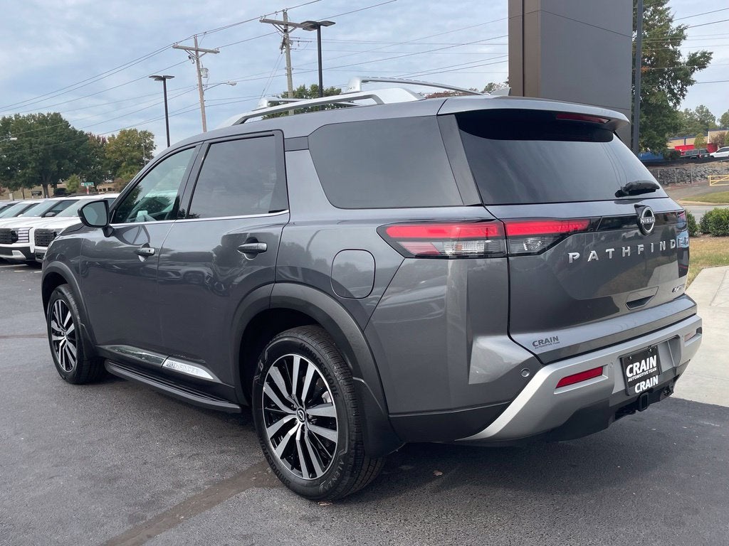 2025 Nissan Pathfinder Platinum Pano Roof, Leather, One Owner, Third Row