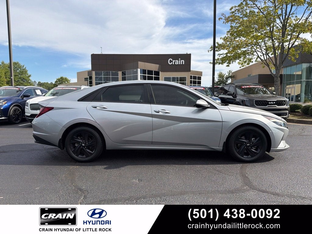 2022 Hyundai ELANTRA SEL Heated Seats, Adaptive Cruise, One Owner